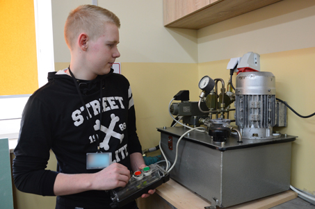Elektromechanik – młodociany pracownik